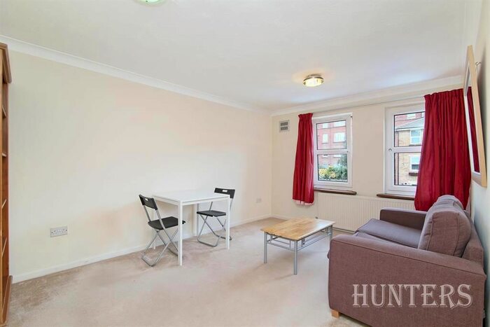 1 Bedroom Flat To Rent In Valmar Road, Camberwell, London, SE5