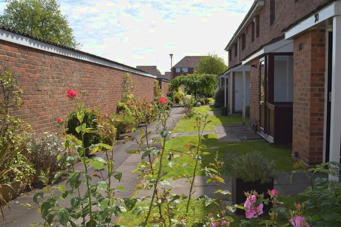 1 Bedroom Flat To Rent In Cardinal Close, Caversham, Reading, RG4