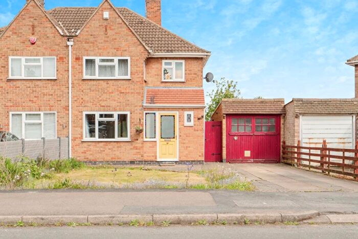 3 Bedroom Semi-Detached House For Sale In Barngate Close, Birstall, Leicester, Leicestershire, LE4