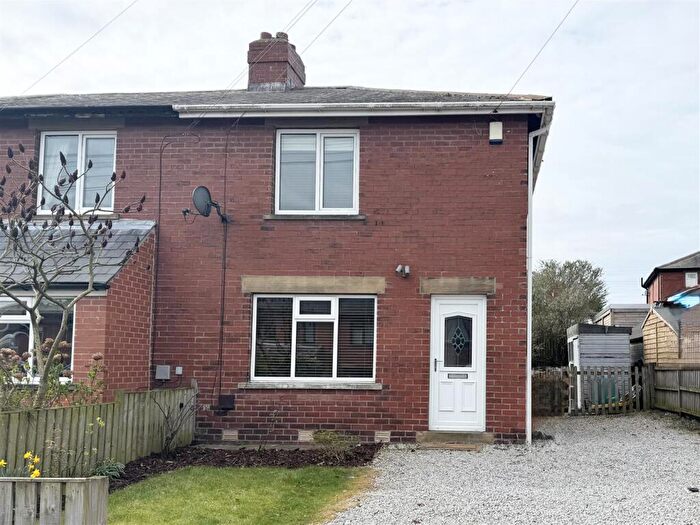 2 Bedroom Semi Detached House For Sale In Sunnymead, Scissett, Huddersfield, HD8