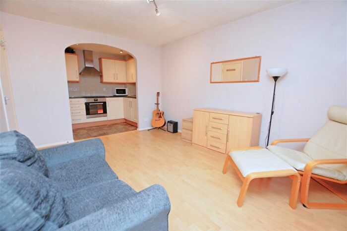1 Bedroom Flat To Rent In Fairfield Close, Mitcham, CR4