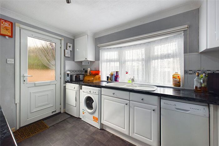2 Bedroom Detached House For Sale In Meadowside Park, Lingfield, Surrey, RH7