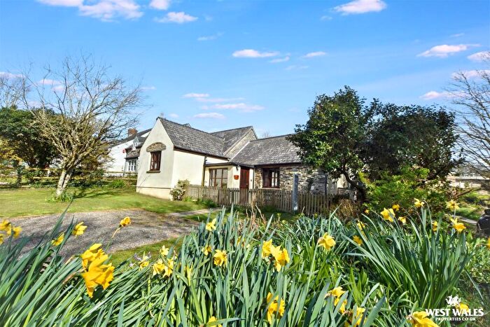 2 Bedroom Semi-Detached Bungalow For Sale In Ffordd Yr Afon, Haverfordwest, SA62