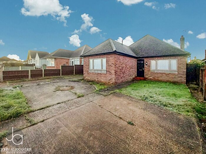 3 Bedroom Detached Bungalow For Sale In Wyndham Crescent, Clacton-On-Sea, CO15