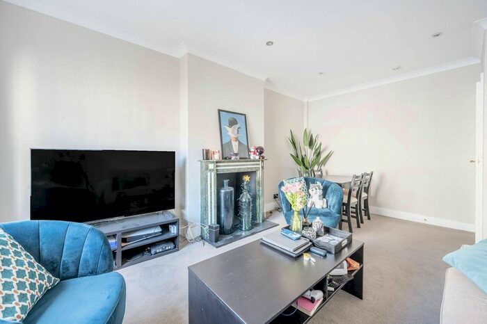 1 Bedroom Flat To Rent In Old Brompton Road, South Kensington, London, SW7