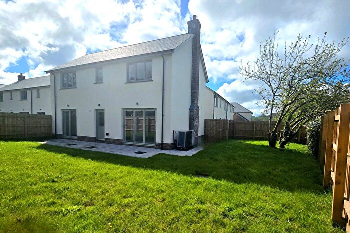 4 Bedroom Detached House For Sale In Market Gardens, Torrington, Devon, EX38