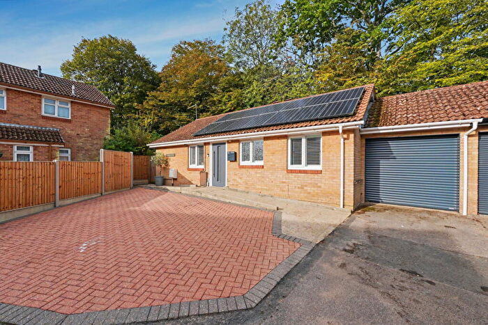 3 Bedroom Detached Bungalow For Sale In Oaks Dene, Walderslade Woods, Chatham, ME5