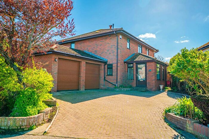 4 Bedroom Detached House To Rent In Naze Park Road, CO14