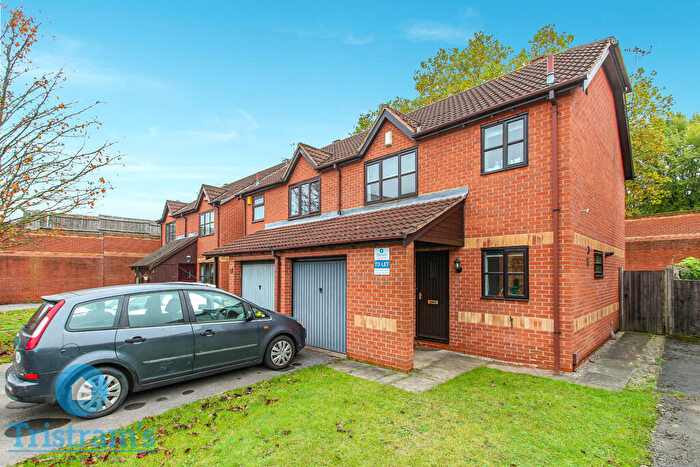 3 Bedroom Semi-Detached House To Rent In Bedarra Grove, Lenton, NG7