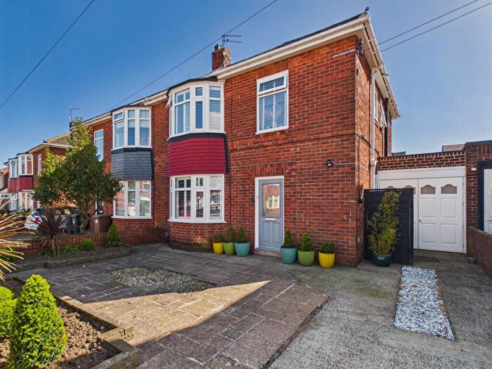 3 Bedroom Semi Detached House For Sale In Deepdale Road, Cullercoats, NE30