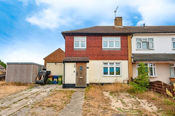 3 Bedroom End Of Terrace House For Sale In Foyle Drive, South Ockendon, RM15