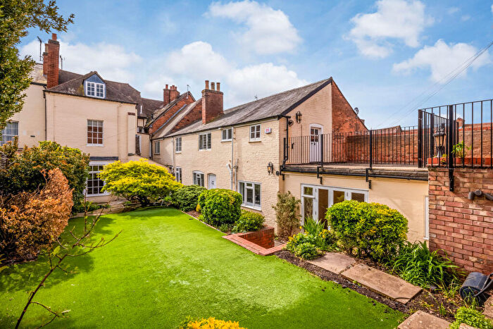 5 Bedroom Town House To Rent In High Street, Warwick, Warwickshire, CV34