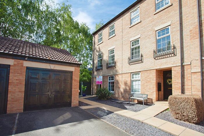 4 Bedroom End Of Terrace House For Sale In Challiner Mews, Catcliffe, Rotherham, S60
