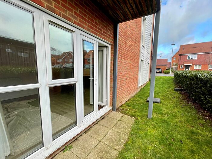 1 Bedroom Flat To Rent In Holmbush Mews, Faygate, Horsham, RH12