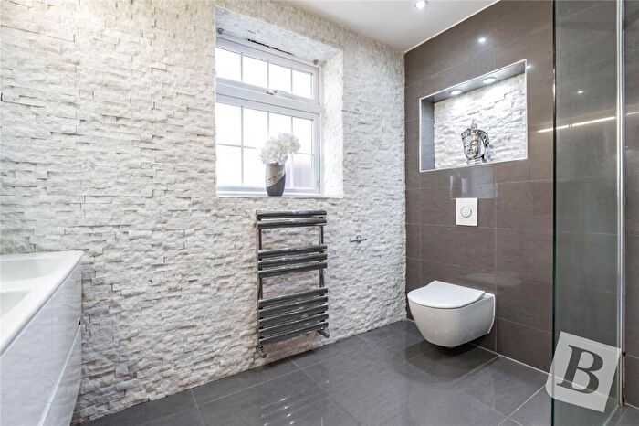 5 Bedroom Detached House For Sale In Windsor Road, Hornchurch, RM11