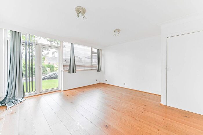 2 Bedroom Flat To Rent In Chatsworth Road, East Croydon, Croydon, CR0