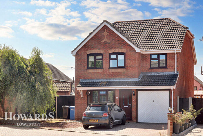 4 Bedroom Detached House For Sale In Douglas Close, Lowestoft, NR33