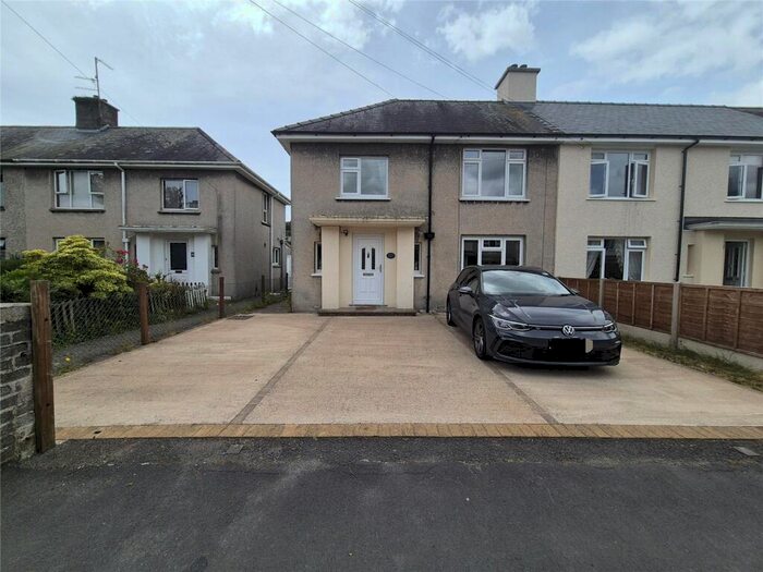 3 Bedroom End Of Terrace House For Sale In Pensyflog, Porthmadog, Gwynedd, LL49