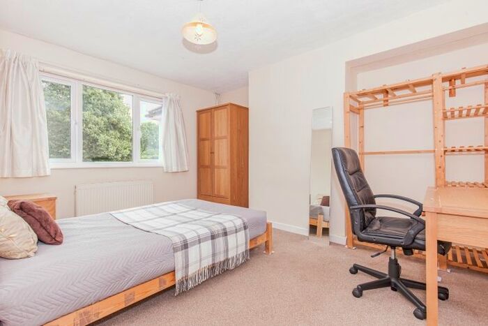 5 Bedroom Semi-Detached House To Rent In Valentia Road, Headington, Oxford OX3