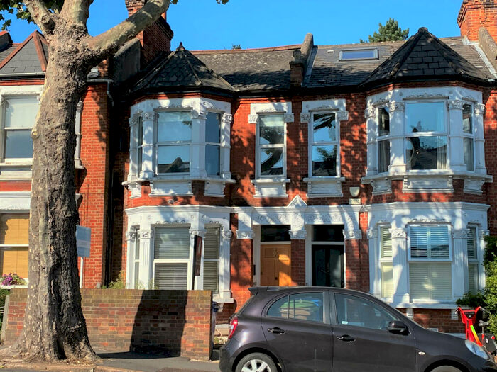 2 Bedroom Flat To Rent In Lordship Lane, East Dulwich, London, SE22