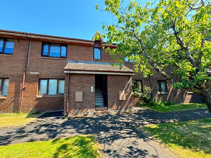 2 Bedroom Flat To Rent In Woodmill, Kilwinning, North Ayrshire, KA13