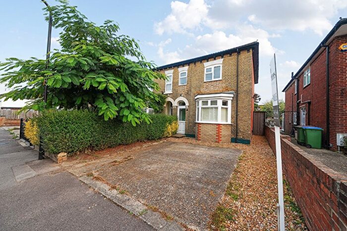 3 Bedroom Semi-Detached House To Rent In Alexandra Road, Southampton, Hampshire, SO15