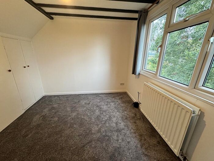 5 Bedroom Semi-Detached House To Rent In Maurice Mount, Hazlemere, Buckinghamshire, HP15