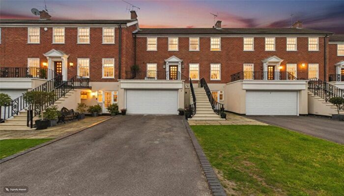 5 Bedroom Terraced House For Sale In Snows Ride, Windlesham, Surrey, GU20
