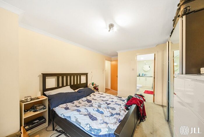 2 Bedroom Flat For Sale In Free Trade Wharf, Wapping, London, E1W