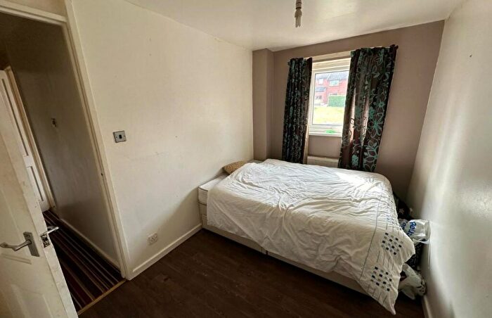 3 Bedroom Terraced House For Sale In Lovell Park View, Leeds, West Yorkshire, LS7