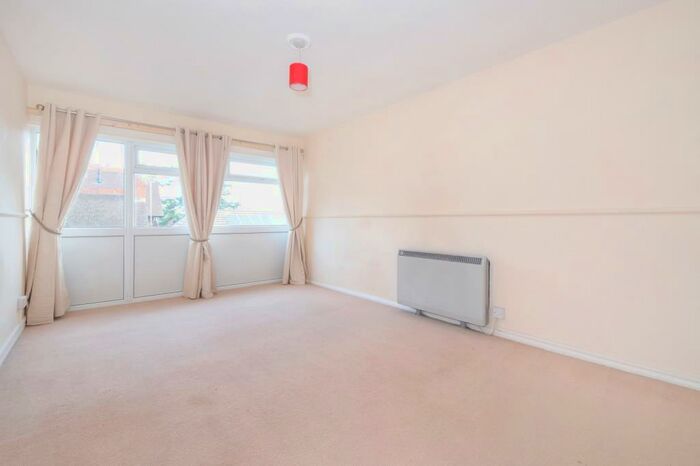 1 Bedroom Apartment To Rent In Newbury, Berskhire, RG14