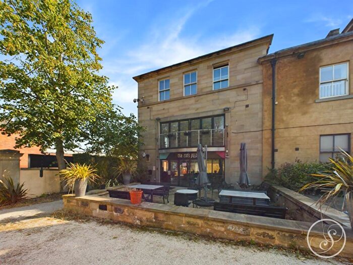 2 Bedroom Flat For Sale In Stainbeck Lane, Leeds, LS7