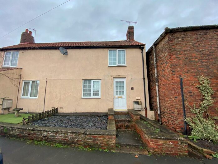 2 Bedroom Semi-Detached House For Sale In Little London Lane, West Cowick, Goole, DN14