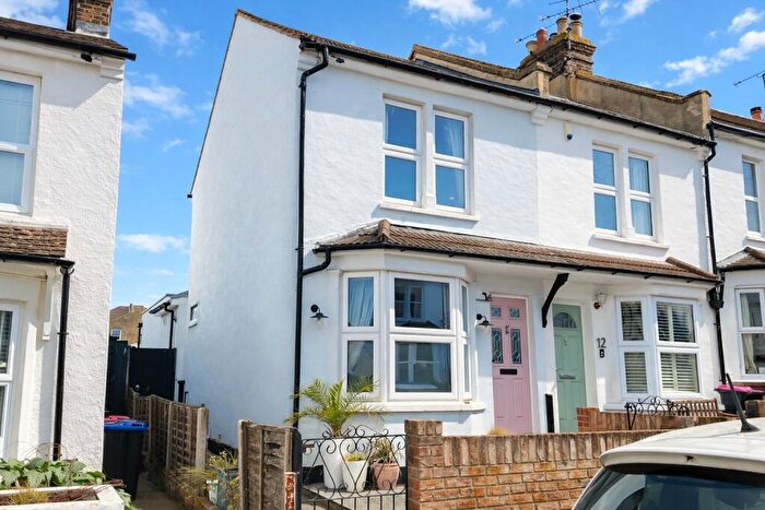 3 Bedroom Semi Detached House For Sale In Leighville Grove, Leigh-on-Sea, SS9