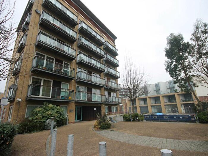1 Bedroom Flat To Rent In Alexandra Wharf, Darwen Place, London, E2