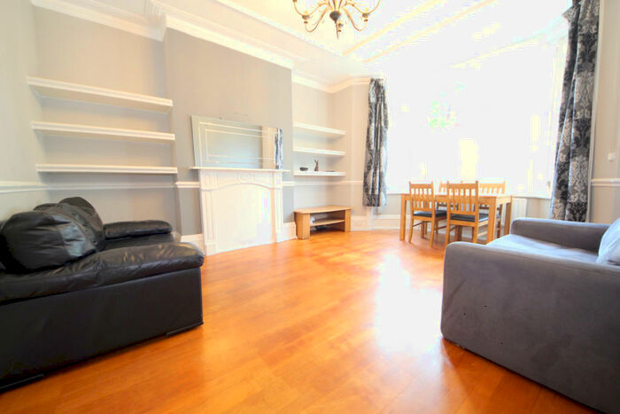 1 Bedroom Flat To Rent In Oakfield Road, Southgate, N14