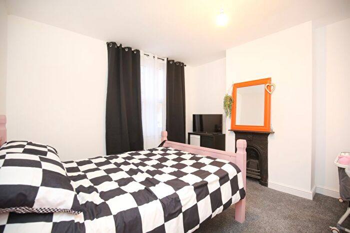 3 Bedroom Terraced House For Sale In Station Street, Atherstone, CV9