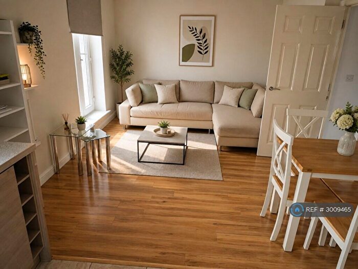 2 Bedroom Flat To Rent In Burford Gardens, Cardiff, CF11