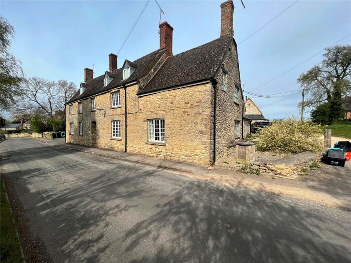 2 Bedroom Semi-Detached House To Rent In North Farm South, Stanton Fitzwarren, Swindon, SN6