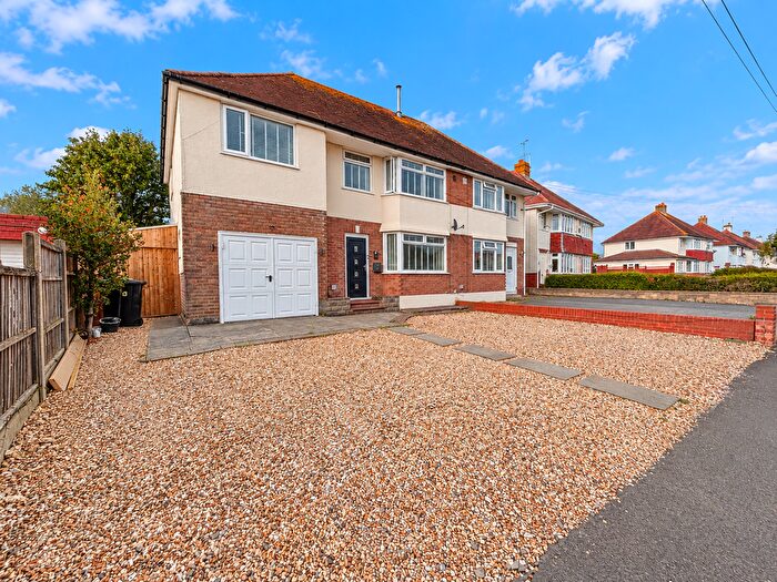 4 Bedroom Semi Detached House For Sale In Eliotts Drive, Yeovil, BA21