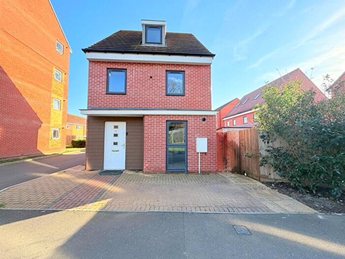 4 Bedroom Detached House For Sale In Malthouse Drive, Grays, RM17