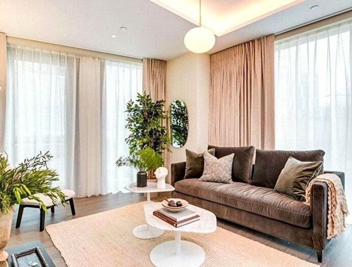 2 Bedroom Flat To Rent In One Thames City, Nine Elms, SW8