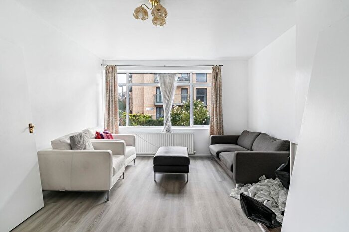 4 Bedroom End Terrace House To Rent In Clarence Crescent, London, SW4