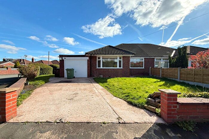2 Bedroom Semi-Detached Bungalow For Sale In Hawthorn Lane, Sale, M33