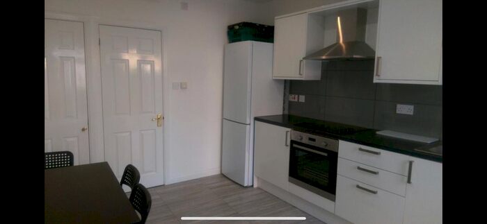 1 Bedroom Flat To Rent In Oakington Avenue, Hayes, UB3