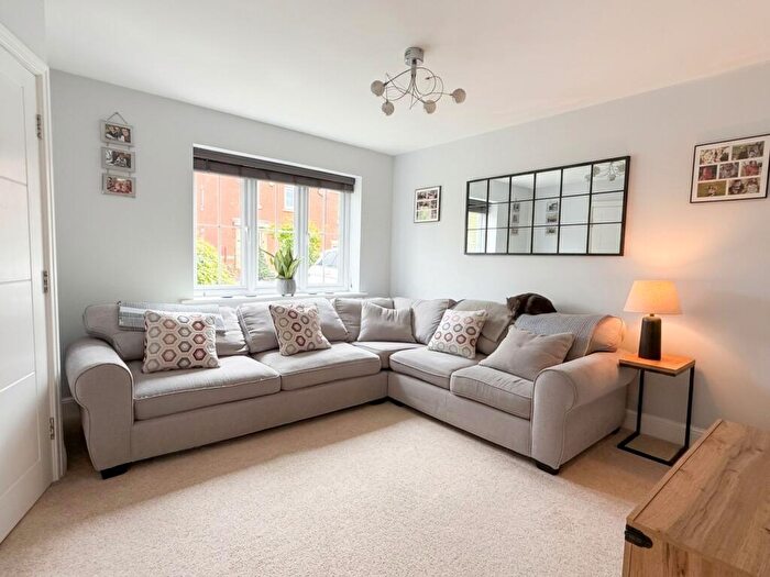 3 Bedroom Semi-Detached House For Sale In Oak Drive, Harrogate, HG1