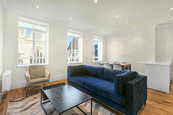 3 Bedroom Flat To Rent In Devereux Court, London, WC2R