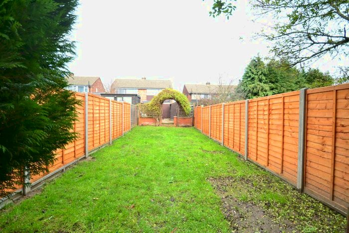 2 Bedroom Maisonette To Rent In Eversley Avenue, Barnhurst DA7