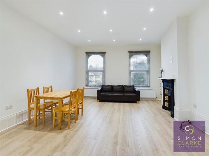 3 Bedroom Maisonette To Rent In High Street, Hornsey, N8