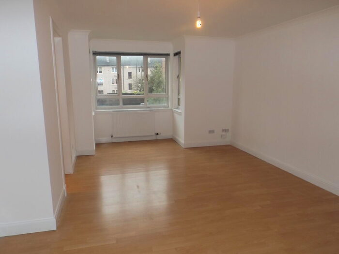 2 Bedroom Flat To Rent In Golfhill Drive, Dennistoun, G31